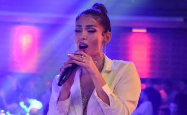 Nora Istrefi me këpucë në vlerë afro tre mijë euro! (Foto)