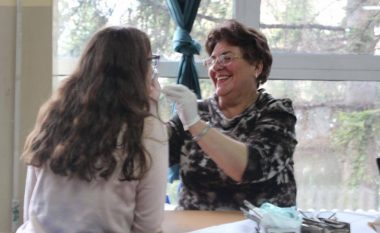 Nisin vizitat shëndetësore për nxënësit e shkollave të Prishtinës