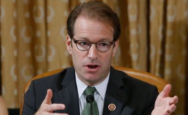 Roskam: Serbia po rrezikon stabilitetin në Kosovë