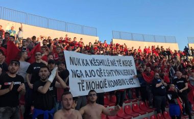 Plisat me mesazh nga Elbasan Arena (Foto)