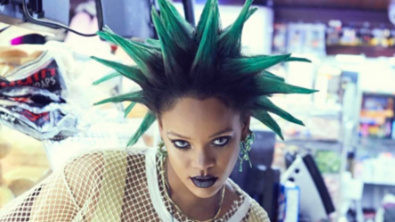 Rihanna “thyen rregullat” për Paper Magazine (Foto)