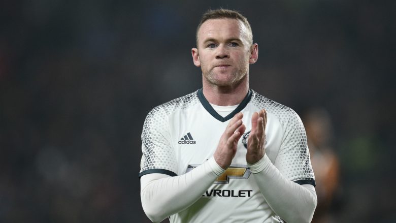 Neville: Rooney po luan pak, e ardhmja te United është në dyshim