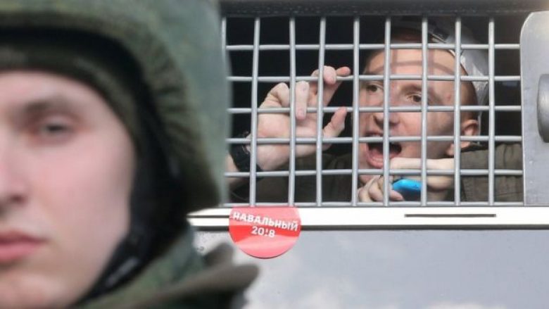 ​Protestat në Rusi: BE kërkon lirimin e të arrestuarve