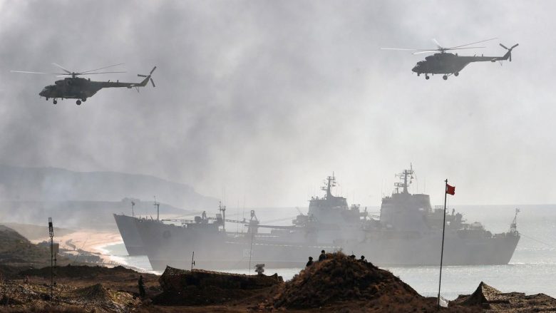 Tokë, ajër dhe det: Rusia nis stërvitjet, të papara në historinë e ushtrisë së saj