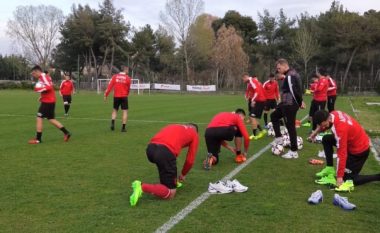 Shqipëria zhvillon stërvitjen e parë, por mungojnë tre futbollistë