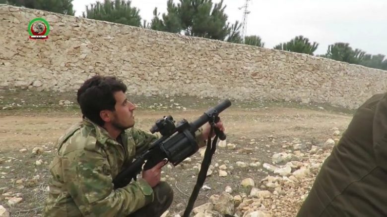 Armët e prodhimit serb në duart e rebelëve sirianë (Foto)