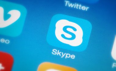 Zhvishen në Skype dhe shantazhohen: Policia shqiptare u kërkon burrave të kenë kujdes në Skype
