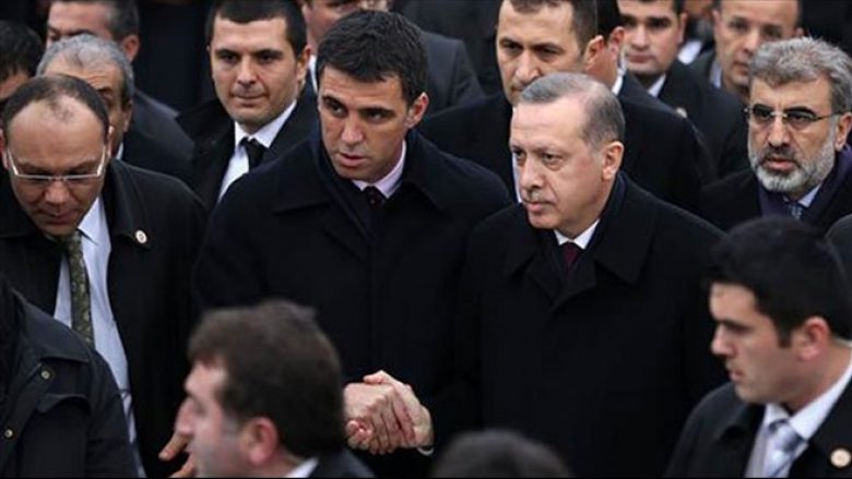 Dikur e mbronte, sot Recep Tayyip Erdogan po e quan terrorist Hakan Sukurin! (Video)
