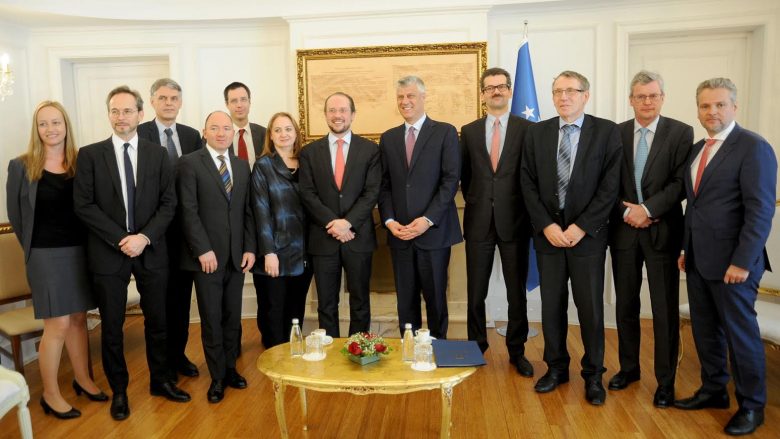 Thaçi priti një delegacion me diplomatë austriakë, flasin për zhvillimet politike në Kosovë dhe rajon