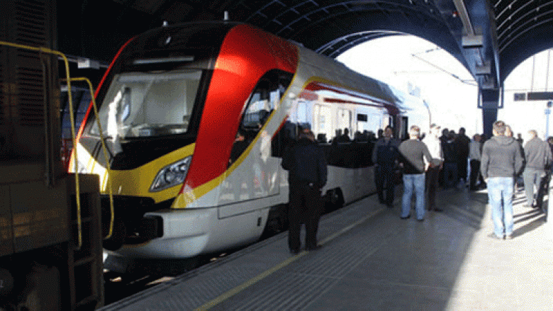 Trenë të rinj me shpejtësi të njëjtë si të vjetërit, shkak infrastruktura hekurudhore (Video)