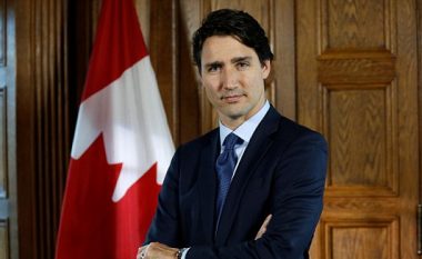 Imazhet nga rinia të kryeministrit kanadez çmendin femrat në rrjetet sociale (Foto)