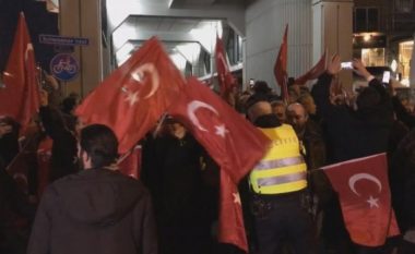 Protesta në Rotterdam, eskalojnë raportet mes Turqisë e Holandës (Video)