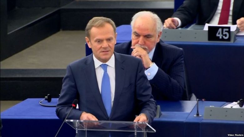 Tusk: Forcat brenda dhe jashtë po përpiqen ta destabilizojnë Ballkanin