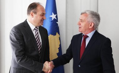 Ambasadori Minxhozi i shpreh mirënjohje Hoxhajt për Fondin dhe RYCO-n