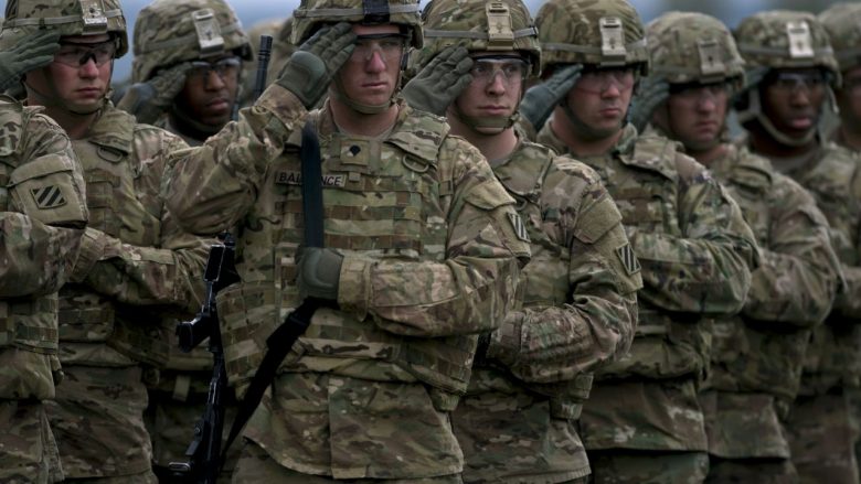 Trumpi kërkon 639 miliardë dollarë për Ushtrinë