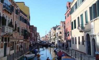 Alarmojnë shkencëtarët: Venecia së shpejti do të “zhduket” nën ujë!