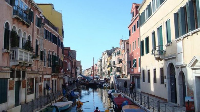 Alarmojnë shkencëtarët: Venecia së shpejti do të “zhduket” nën ujë!