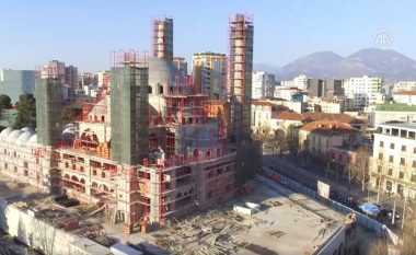 Pamjet me dron: Xhamia e Namazgjasë në Tiranë – a është kjo xhamia më e madhe në Ballkan? (Video)