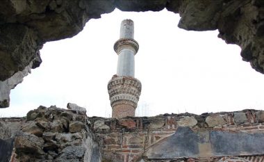Çarshi xhamia e Prilepit pret caktimin e fatit të saj (Foto)