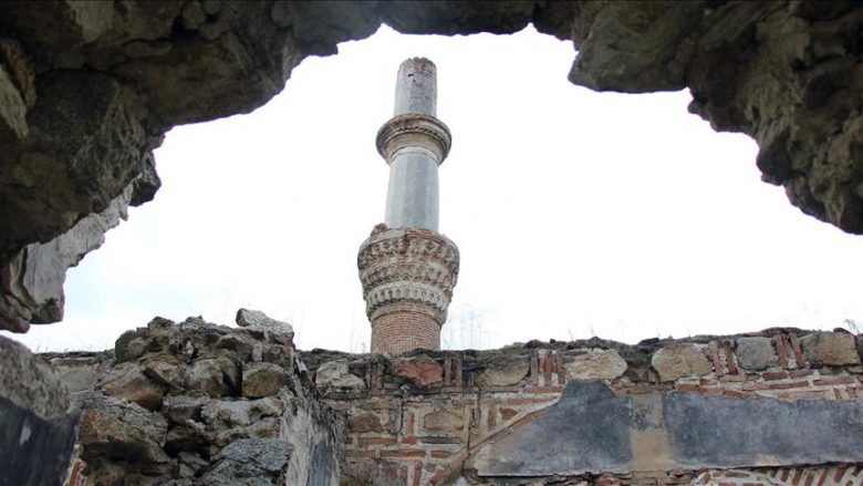 Çarshi xhamia e Prilepit pret caktimin e fatit të saj (Foto)