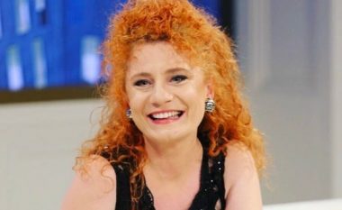 Xheni Hallulli, aktorja shqiptare e apasionuar pas ngasjes me motora (Video)