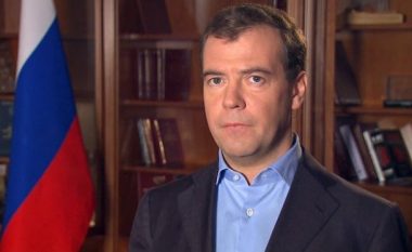 Medvedev: SHBA një hap larg konfliktit me Rusinë