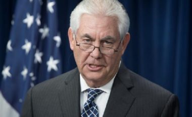 AP: Tillerson u prit “pakëndshëm” në Moskë