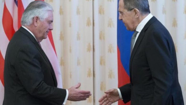 Putin në takim me Tillersonin