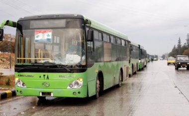 Evakuohen mijëra sirianë nga fshatrat e kontrolluar nga rebelet