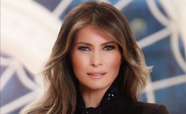 Shtëpia e Bardhë publikon portretin e parë të Melania Trump: Zonja e Parë ‘sulmohet’ për shkak të një detaji (Foto)