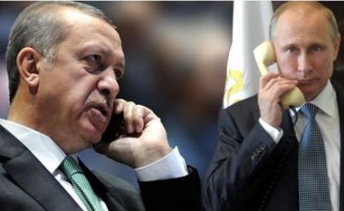 Putin uron presidentin Erdogan për referendumin