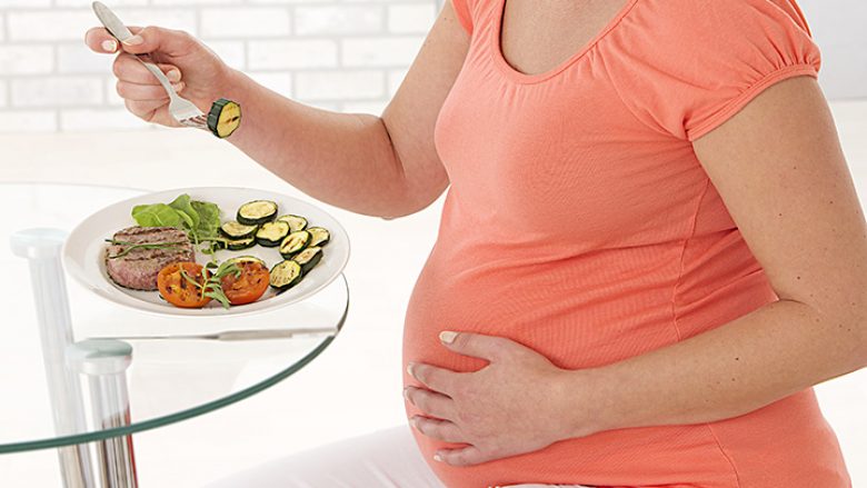 A guxoni të hani ushqime deti gjatë shtatzënisë?