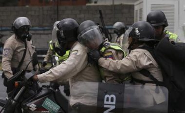 12 të vdekur nga përleshja mes bandave në një burg në Venezuelë