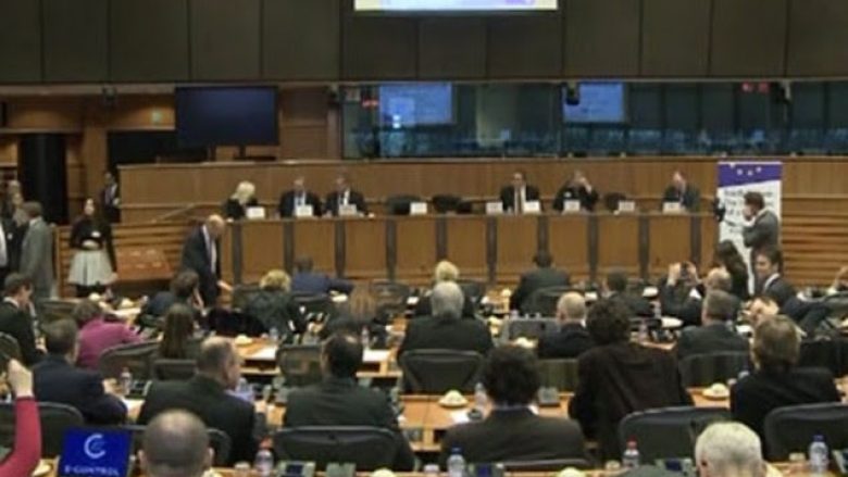 Eurodeputetët kërkojnë rishikimin e marrëdhënieve BE – Turqi