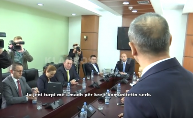 Kështu u “kacafytën” deputetët serbë në Kuvend (Video)