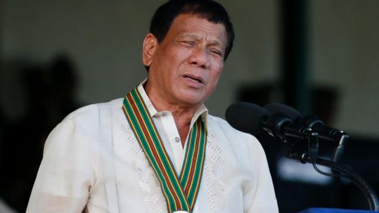 Duterte urdhëron pushtimin e ishujve të diskutuar në Detin e Kinës Jugore