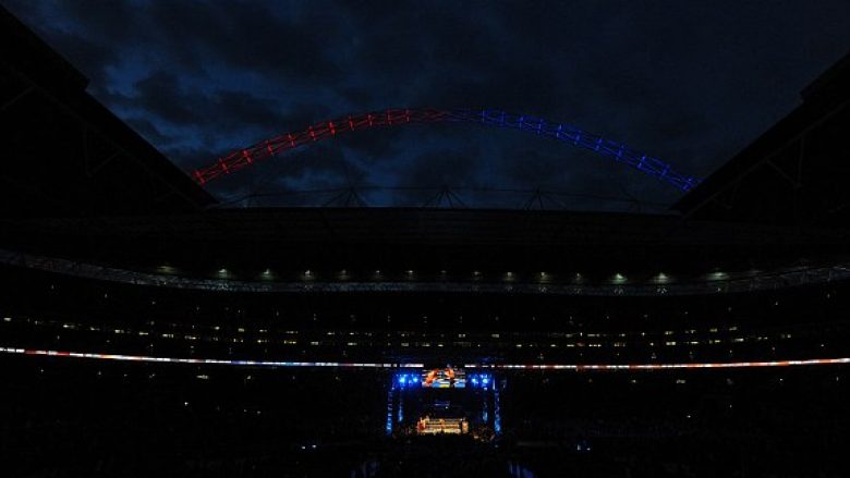 Atmosfera në Wembley para meçit mes Joshuas dhe Klitschkos (Video)