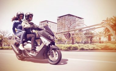 Paguani vetëm 2 euro në ditë, kolonës me i ikë: Motoçikleta “N – MAX”, zgjidhja ideale për rrugët e dendura gjatë verës