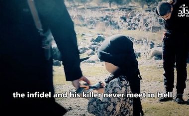 Gjashtëvjeçari pjesëmarrës në vrasjet e ISIS (Foto/Video,+18)