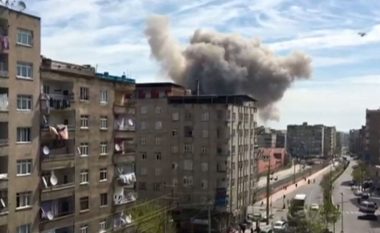 Turqi, shpërthim i fuqishëm afër një stacioni të policisë në Diyarbakir