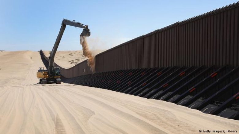 Trump lë jashtë buxhetit murin SHBA-Meksikë