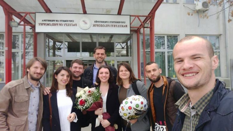 Pas diplomimit, aktivistja e VV-së, Adea Batusha kthehet në arrest shtëpiak