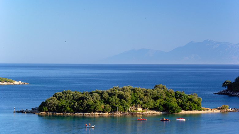 Shqipëria tërheqëse për turistët, por ia kalojnë vendet pa det