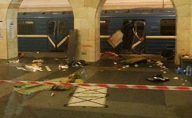 Publikohen imazhet e reja të sulmuesit në metronë e Shën Petersburgut (Foto)