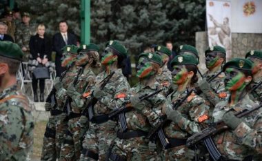 Njihuni me femrat ushtarake në Ushtrinë e Republikës së Maqedonisë (Foto)