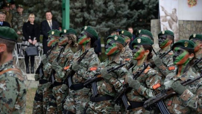 Njihuni me femrat ushtarake në Ushtrinë e Republikës së Maqedonisë (Foto)