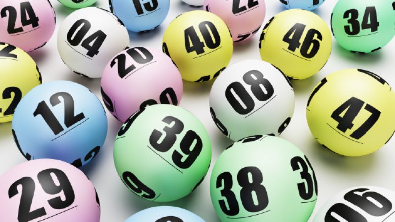 Çifti bashkëshortor fiton lotarinë për të tretën herë (Foto)