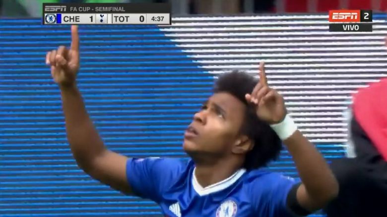 Willian me një gol nga gjuajta e lirë i jep epërsinë Chelseat ndaj Tottenhamit (Video)