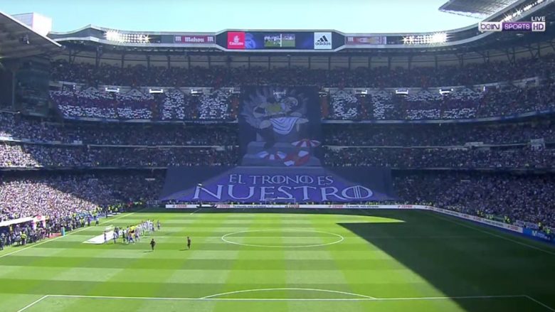 Kuptimi i banderolës gjigante të tifozëve të Realit ndaj atyre të Atleticos, thumbojnë edhe ata të Barçës?  (Foto)