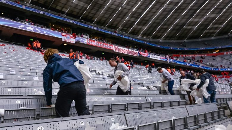 Siguri maksimale në Allianz Arena, policia jep urdhër për heqjen e fletëve të koreografisë (Foto)